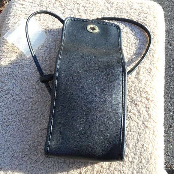 SOLD*** Vintage Coach Scooter Bag 9893, EUC in Black - Picture 6 of 10